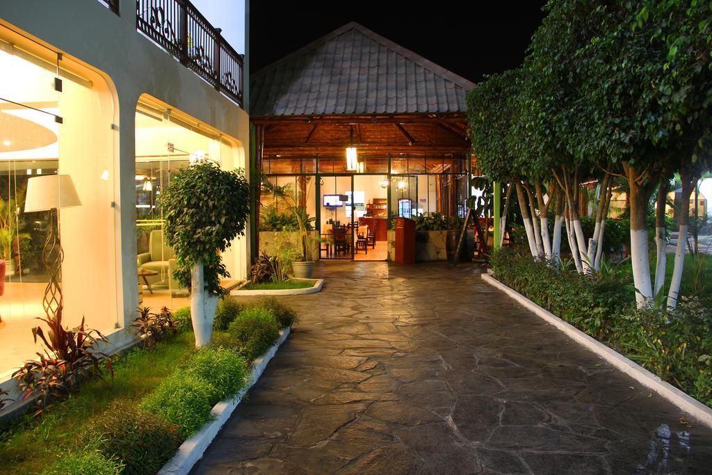 איקה Hotel Villa De Valverde מראה חיצוני תמונה