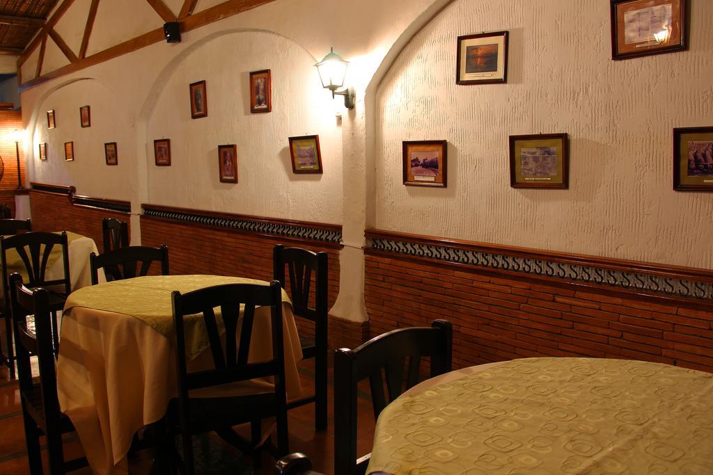 איקה Hotel Villa De Valverde מראה חיצוני תמונה