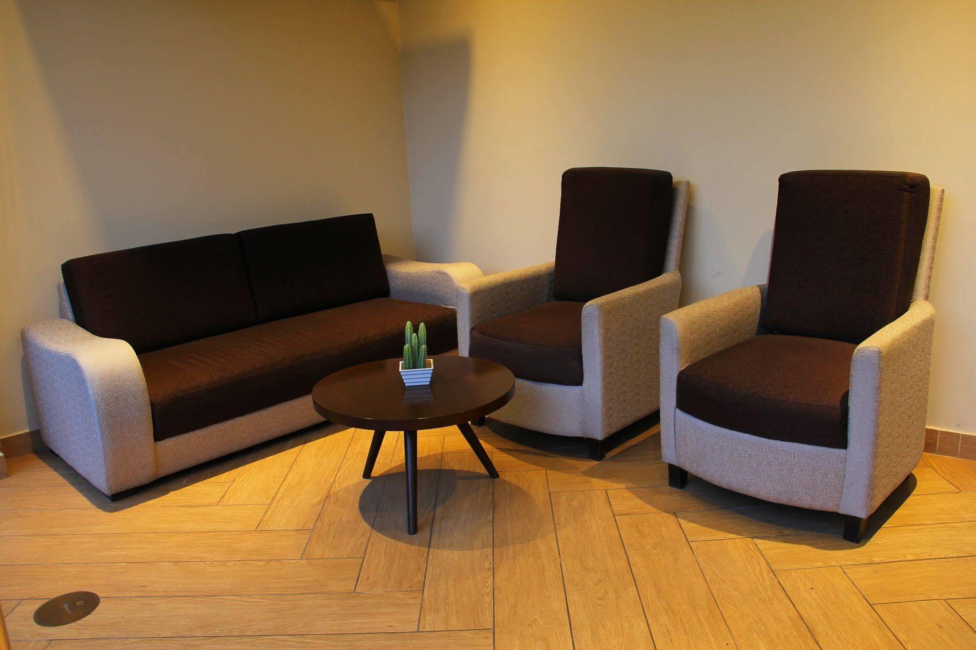 איקה Hotel Villa De Valverde מראה חיצוני תמונה