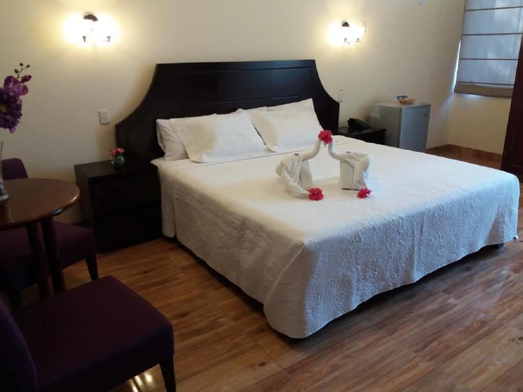איקה Hotel Villa De Valverde מראה חיצוני תמונה