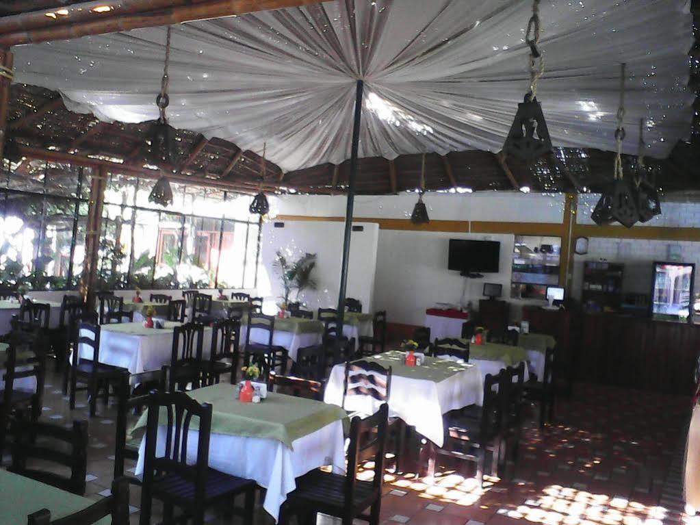 איקה Hotel Villa De Valverde מראה חיצוני תמונה